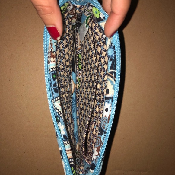 Vera Bradley Wristlet - Picture 2 of 3